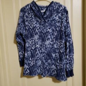 Hooded pullover shirt